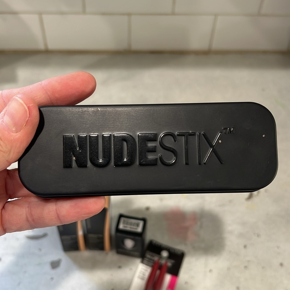 NUDESTIX Black and Red bundle  Makeup Set - Picture 2 of 11